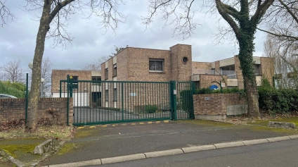 Bâtiment indépendant à vendre à Buc idéal activité tertiaire et terrain de 2200 m² - Offre immobilière - Arthur Loyd