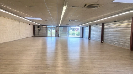 LOCAL COMMERCIAL 386 m² - ZONE COMMERCIALE DYNAMIQUE - LA FOUILLOUSE - Offre immobilière - Arthur Loyd
