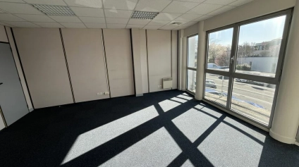  À LOUER BUREAUX MODULABLES 474m2  TECHNOPOLE DU FUTUROSCOPE - POITIERS NORD - Offre immobilière - Arthur Loyd