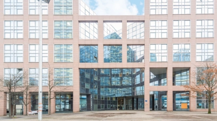 Bureaux à louer à Courbevoie dans immeuble avec terrasse et services - Offre immobilière - Arthur Loyd