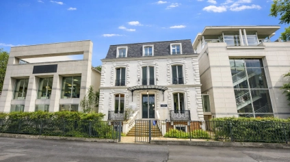 Immeuble exceptionnel de bureaux à acquérir à St Cloud, jardins et terrasses privatifs - Rare sur le secteur - Offre immobilière - Arthur Loyd