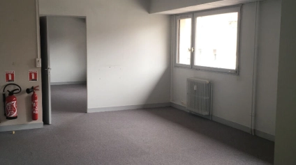 <br />OPPORTUNITE - A vendre plateau de bureaux d'environ 200m²<br /> - Offre immobilière - Arthur Loyd